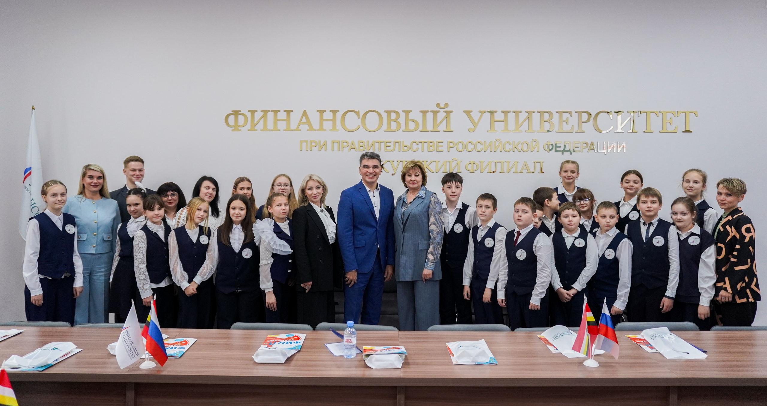 Исторический момент: в России впервые открыт профильный "Бизнес‑класс" для пятиклассников!
