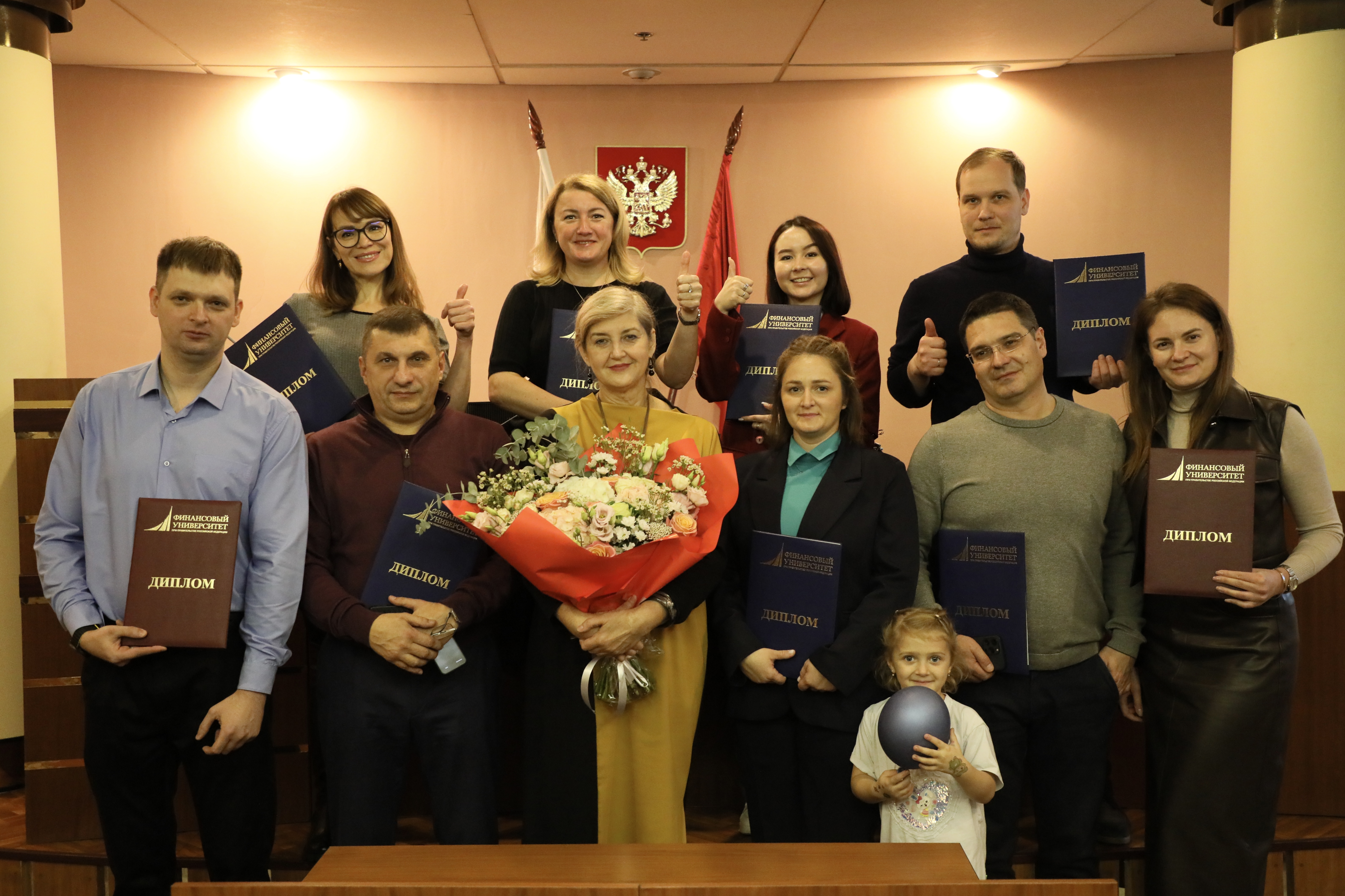 В Институте открытого образования состоялось торжественное вручение дипломов