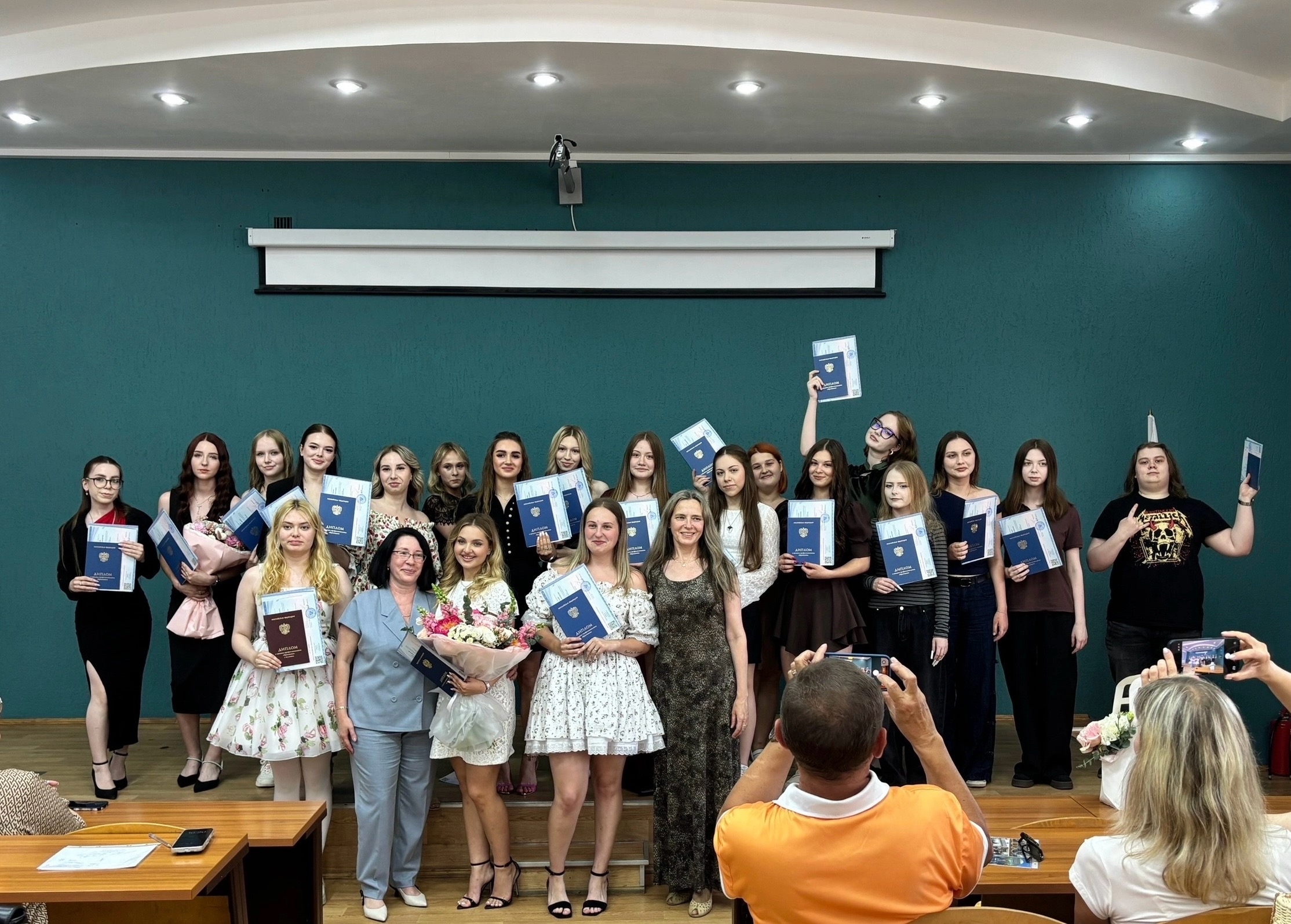 Встретимся на вершине! В Липецком кампусе прошел выпускной СПО