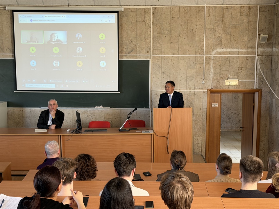 По итогам конкурсного отбора прошла встреча студентов с представителями Даляньского университета информатики Neusoft