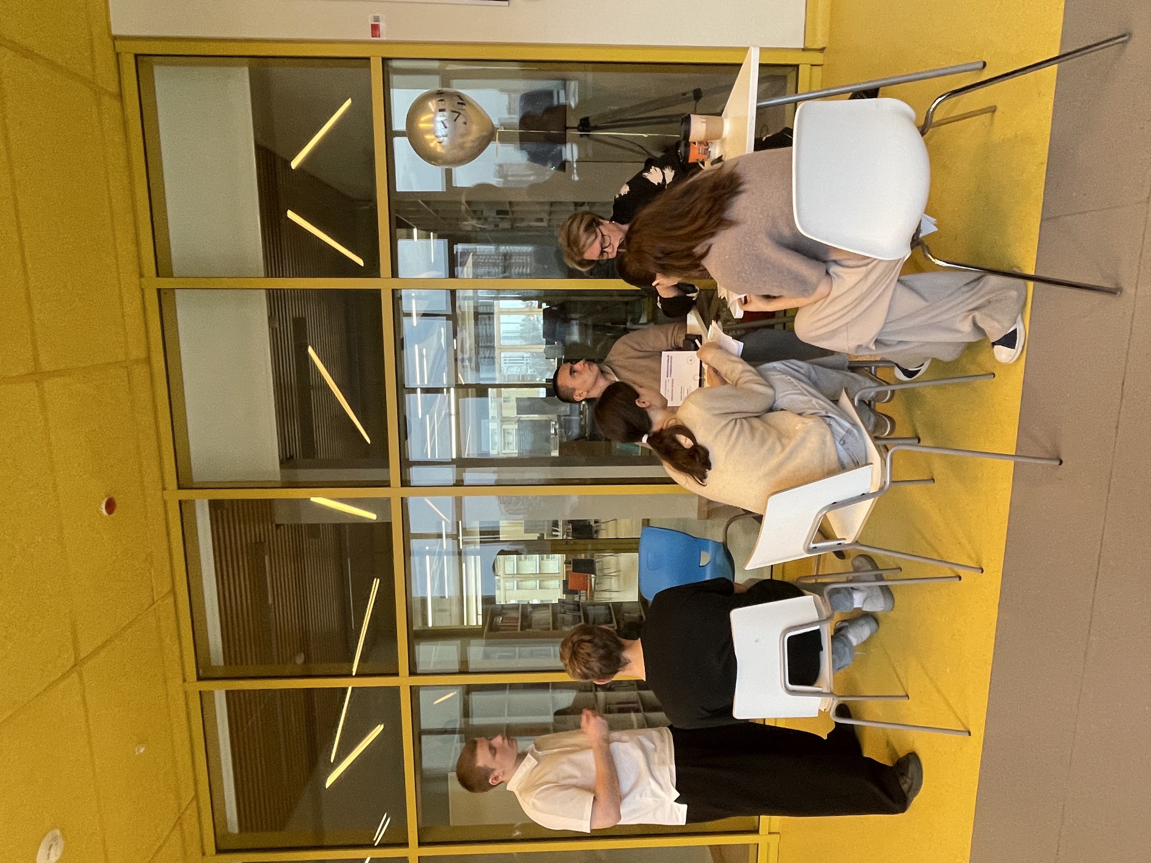 Сотрудники и студенты кафедры «Финансовые технологии» поделились опытом на фестивале профориентации «Просто выбрать»