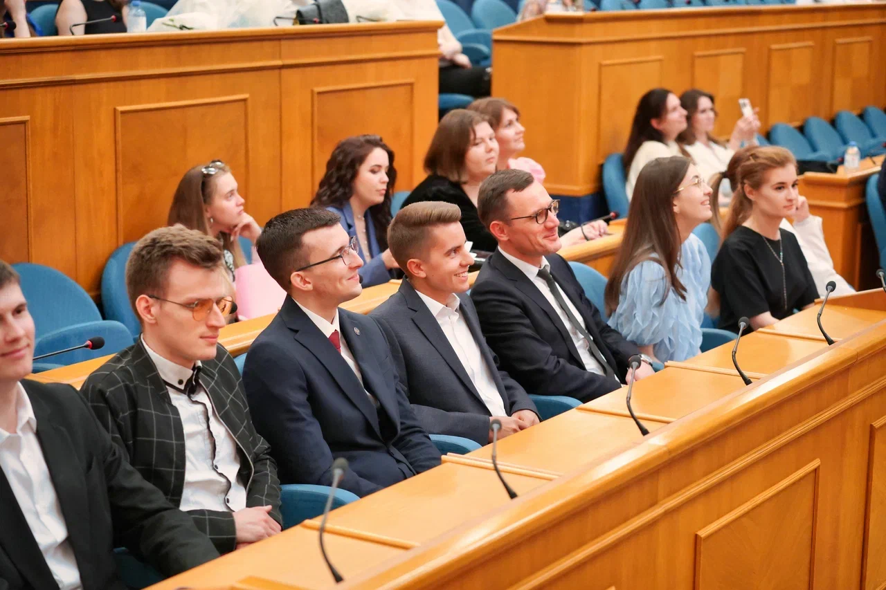Выпускники магистерской программы «Прикладные технологии внешнего государственного аудита» получили дипломы в Счетной палате Российской Федерации