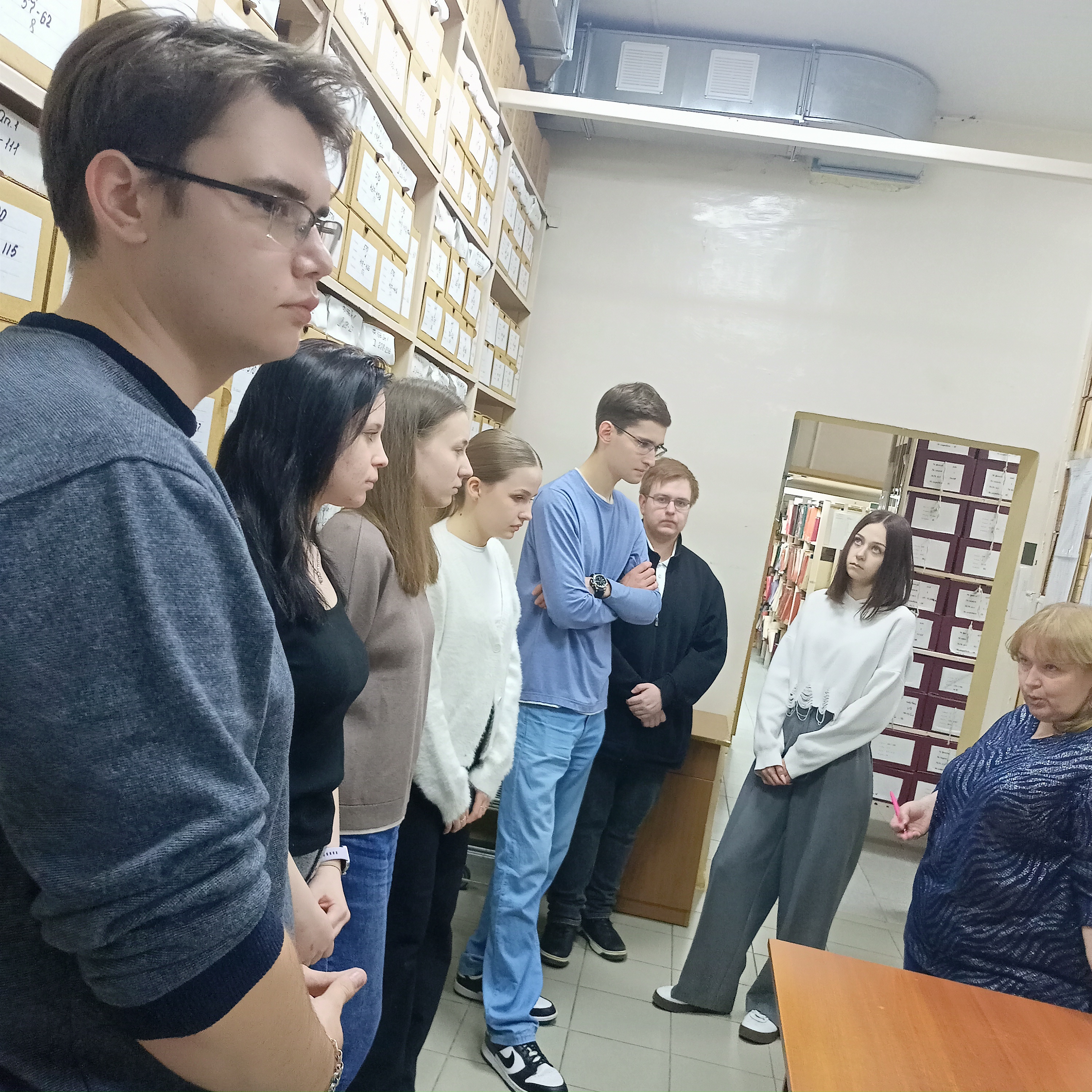 20 апреля студенты бакалавриата 2 курса направления «Менеджмент и управление бизнесом» посетили Архивное управление г. Липецка