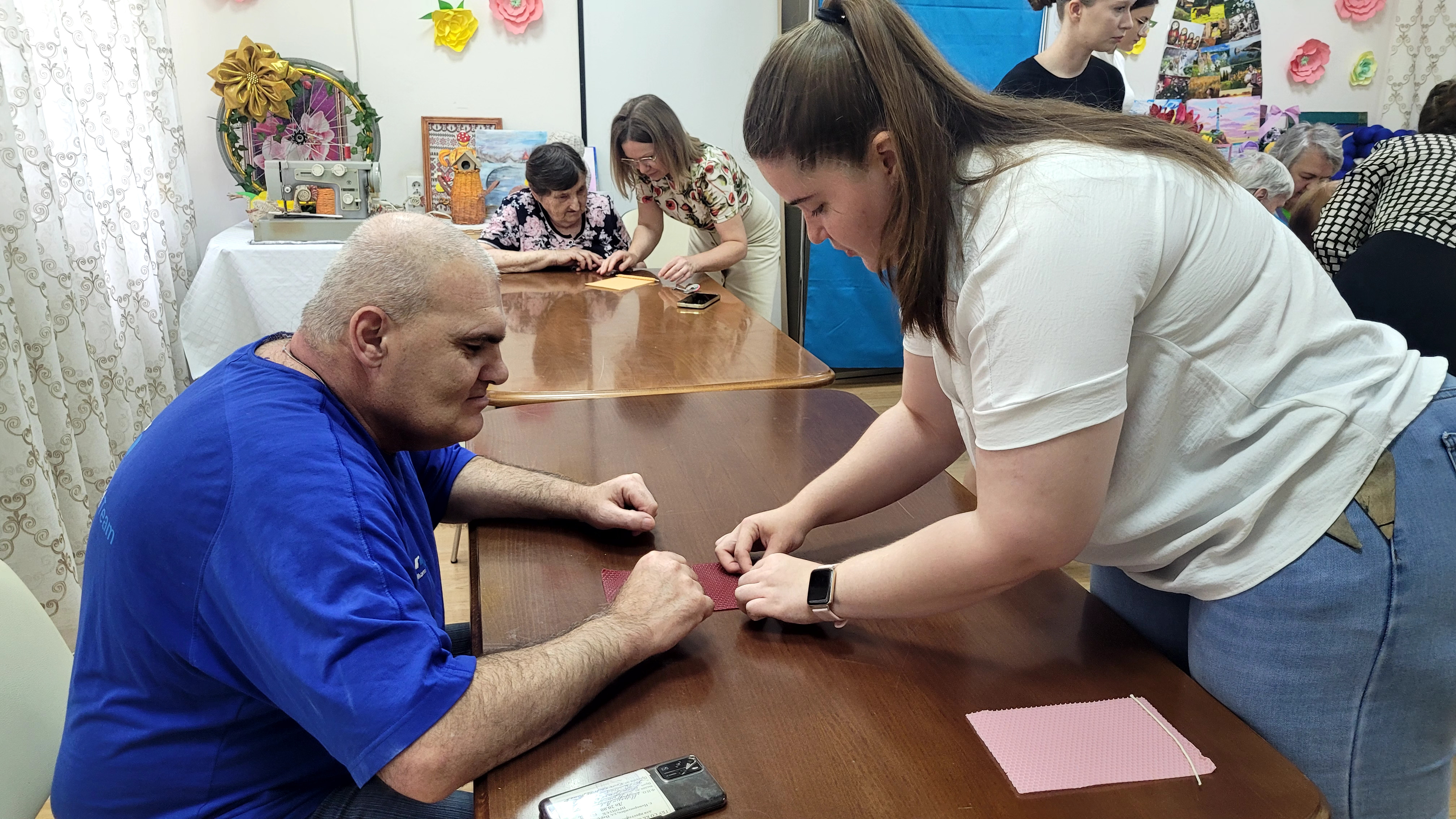 Доброта без границ: студенты Финуниверситета поздравили подопечных дома-интерната с праздниками