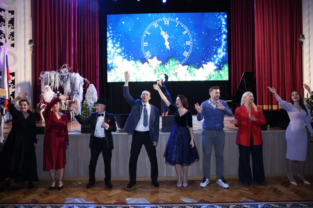 Сотрудники кафедры «Безопасность жизнедеятельности» приняли активное участие в Новогоднем Капустнике для работников