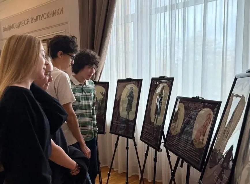 В Финансовом университете открылась выставка «Мимика. Искусство познавания людей… по Лафатеру»