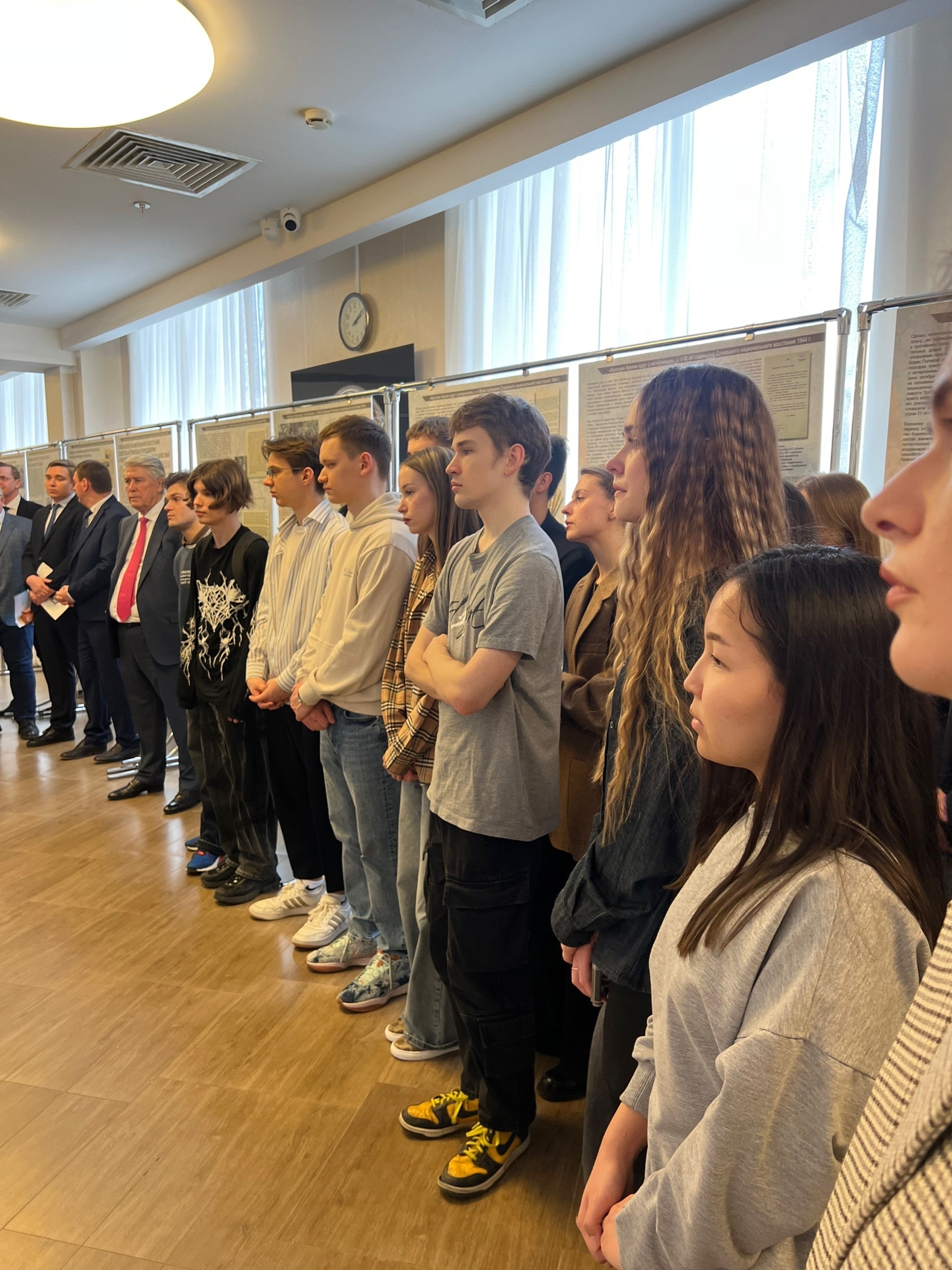 Выпускник Факультета социальных наук и массовых коммуникаций выступил на открытии выставки «Словацкое антифашистское восстание 1944 года»