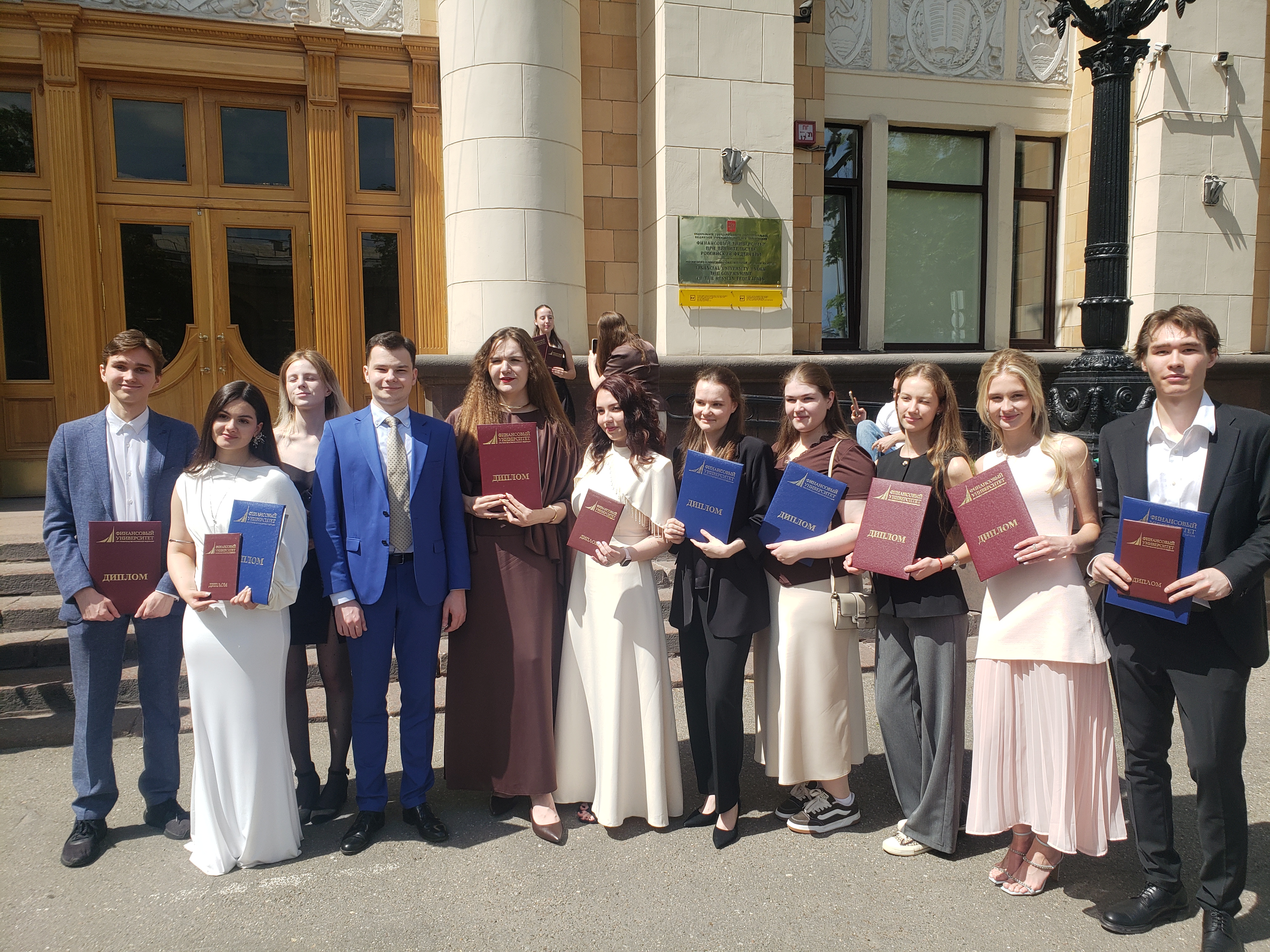 Торжественное вручение дипломов выпускникам программы бакалавриата "Когнитивная лингвистика и межкультурная коммуникация"