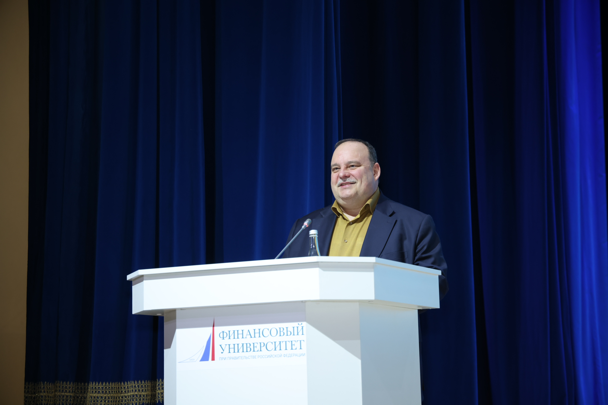 Одна большая семья: встреча выпускников прошла в Финансовом университете 