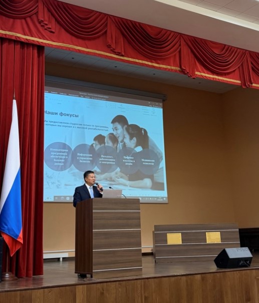 Факультет «Высшая школа управления» встретил делегацию из Даляньского университета информатики Neusoft