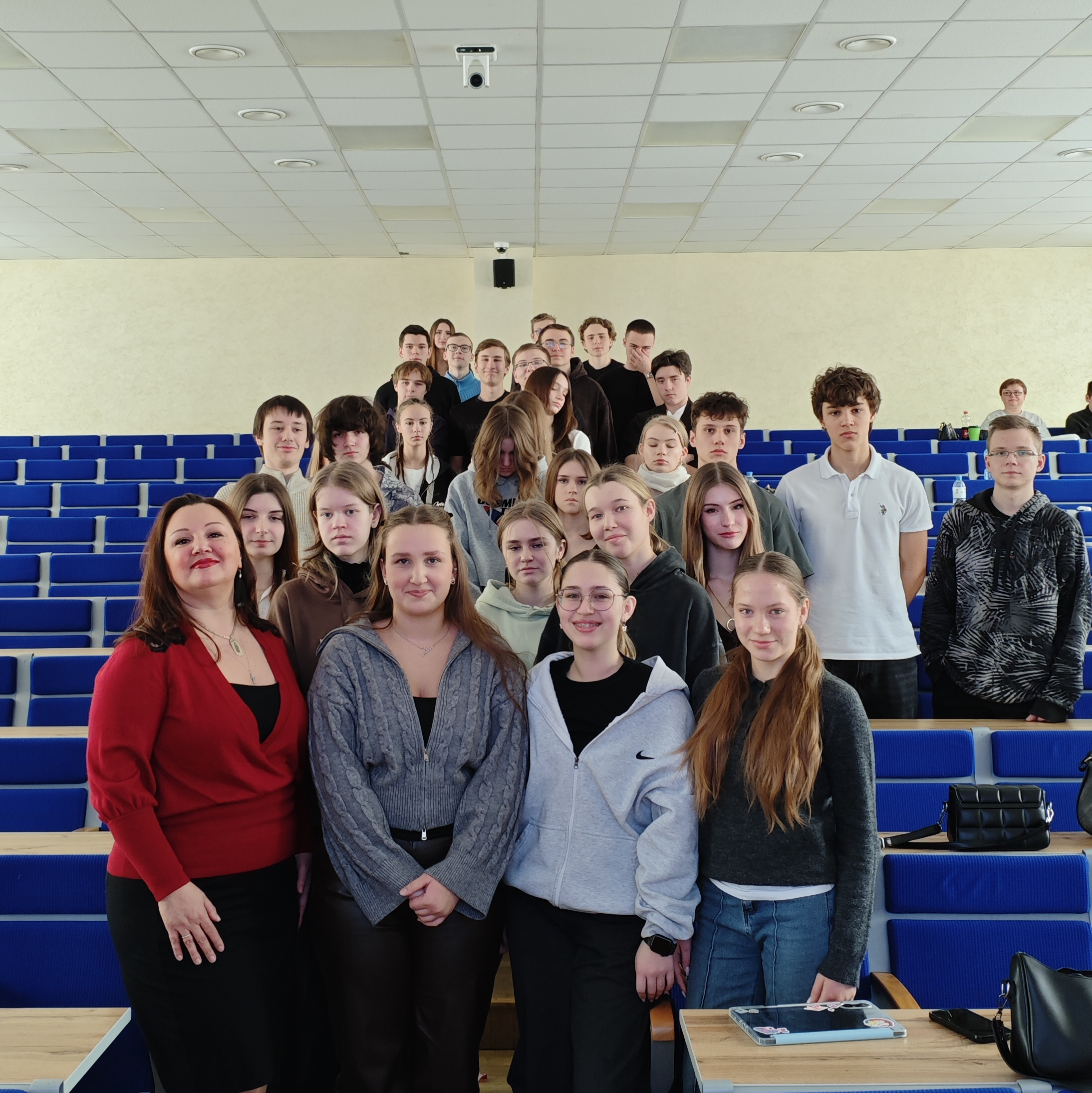 Доцент Кафедры логистики О.Н. Жильцова провела мастер-класс для школьников проекта  «Каникулы на ФЭБ» на тему «Капитал бренда»