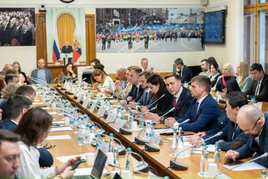 В Госдуме прошло заседание Комиссии по цифровому развитию и искусственному интеллекту