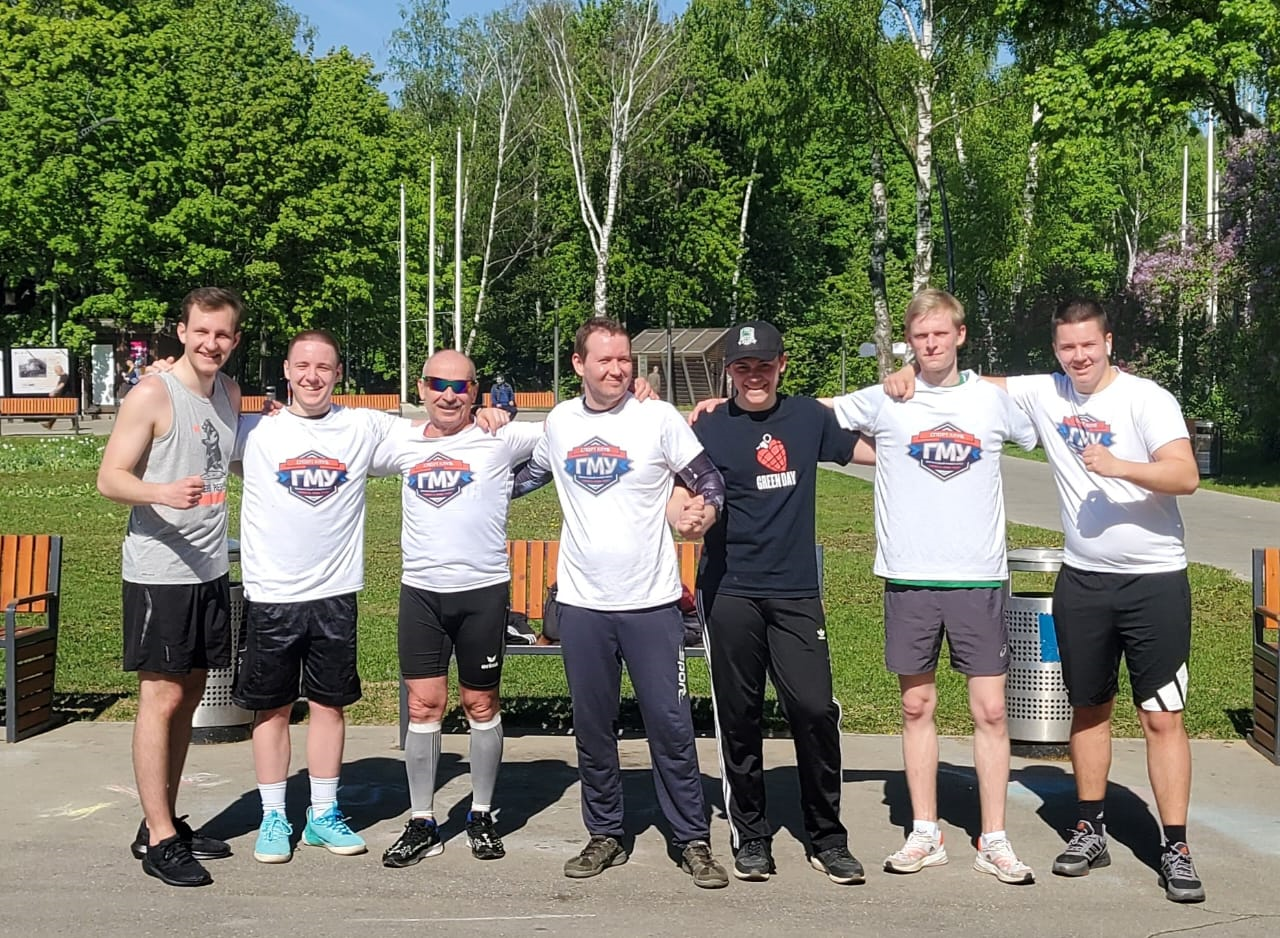 общее фото спортсменов2.png